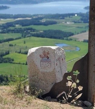Secwépemc Landmarks, Missing Tappen Bluffs Sculpture